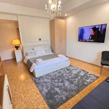 Апартаменты Little Vatican House