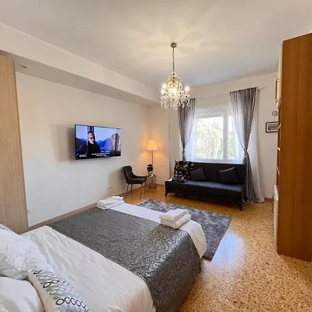 Апартаменты Little Vatican House *